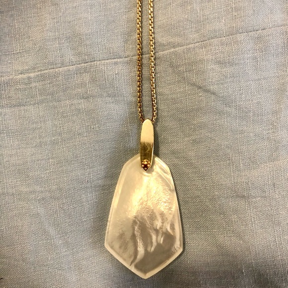 Kendra Scott Jewelry - Kendra Scott adjustable necklace pendant